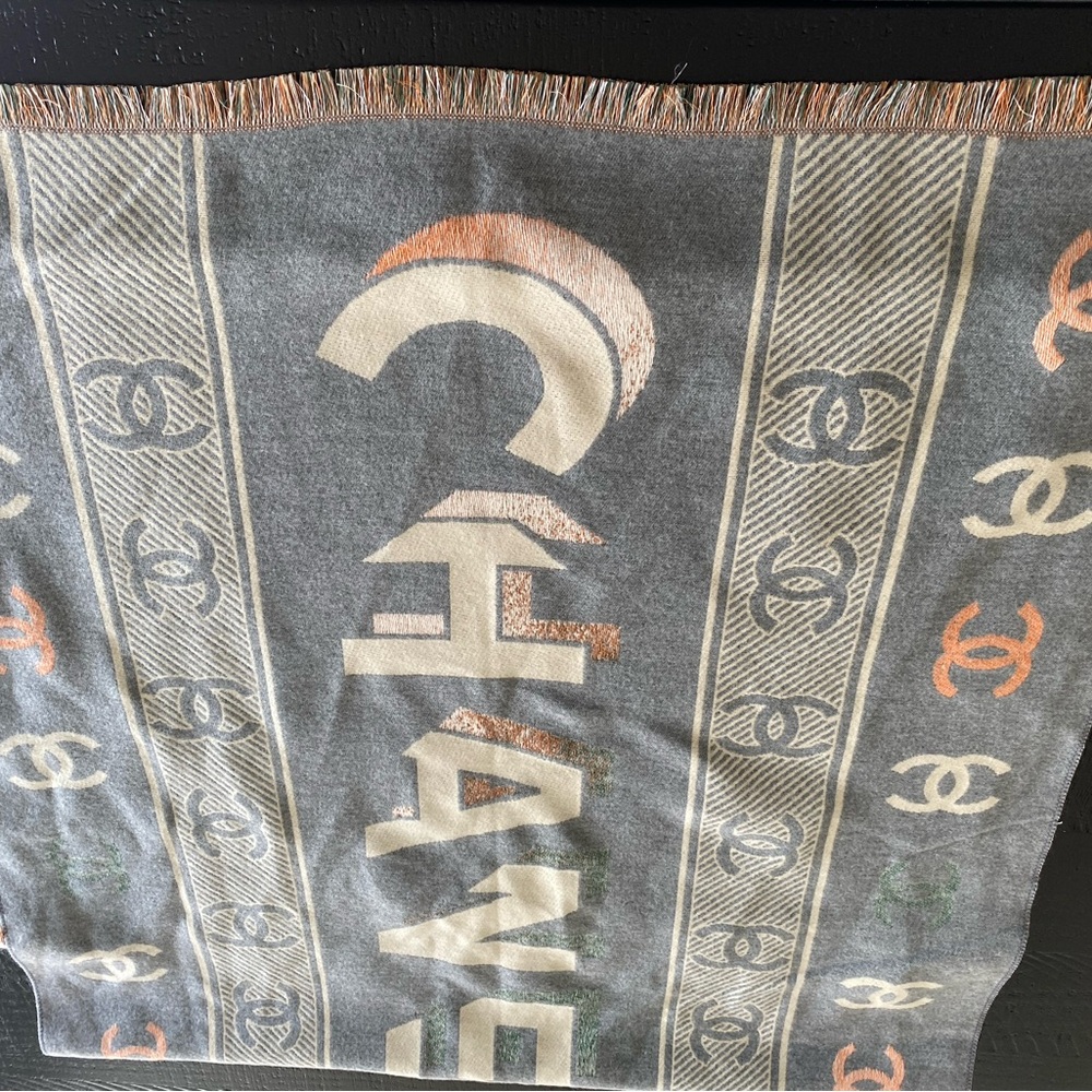 CHANEL Beige and Black Logo Scarf - Picture 5 of 12